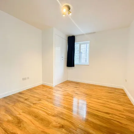 Image 1 - Dominion Centre, High Road, London, N22 6DS, United Kingdom - Apartment for rent