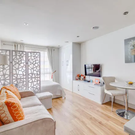 Buy this studio apartment on Compass House in 5 Park Street, London