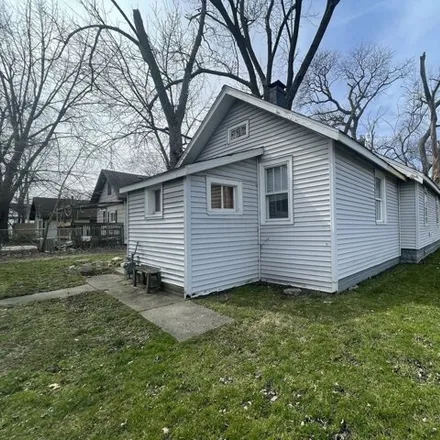 Buy this 2 bed house on 156th Place in South Holland, IL 60473