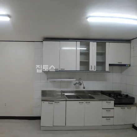 Rent this 3 bed apartment on 서울특별시 강남구 삼성동 124-20