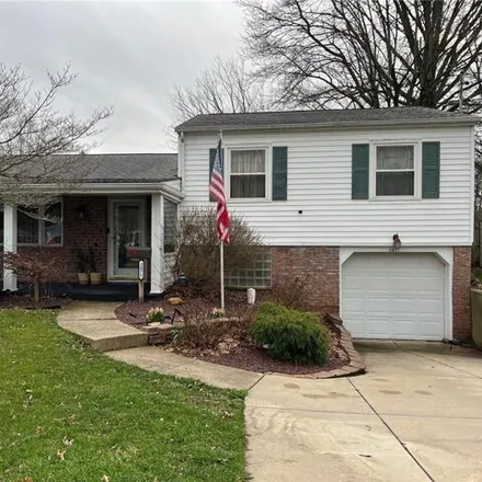 Buy this 3 bed house on 3115 Tod Avenue Northwest in Warren, OH 44485