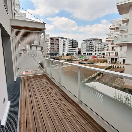 Rent this 1 bed apartment on 38 Rue de Villacoublay in 78140 Vélizy-Villacoublay, France