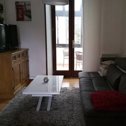Rent this 2 bed apartment on 25300 Pontarlier