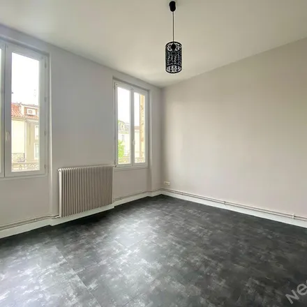 Rent this 2 bed apartment on 25 Rue Saint-Martin in 47000 Agen, France