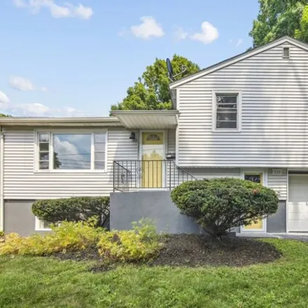 Buy this 3 bed house on 228 Fiske St in Waterbury, Connecticut