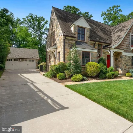 Buy this 5 bed house on 3156 18th Street North in Lyon Village, Arlington