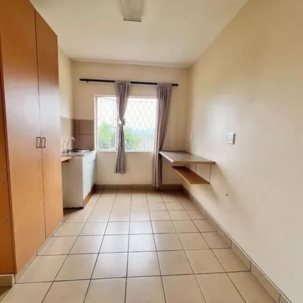 Image 3 - Adams Road, Hayfields, Pietermaritzburg, 3200, South Africa - Apartment for rent