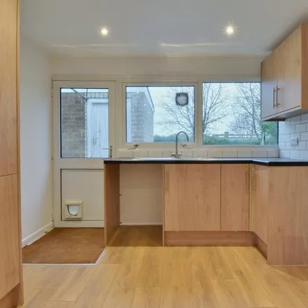 Image 5 - 21 Addiscombe Road, Watford, WD18 0ND, United Kingdom - House for rent