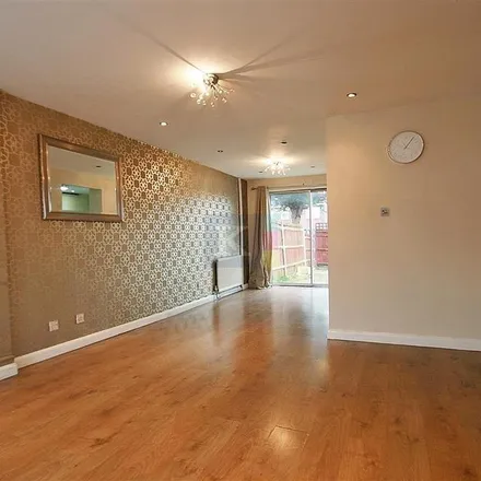 Rent this 3 bed townhouse on Cranford Park Academy in Phelps Way, London