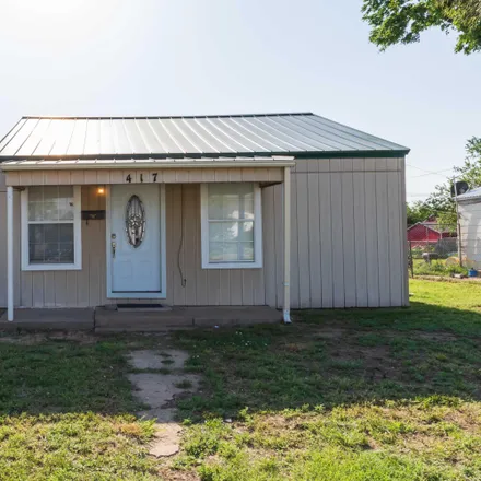 Buy this 3 bed house on 417 South Hughes Street in Pampa, TX 79065