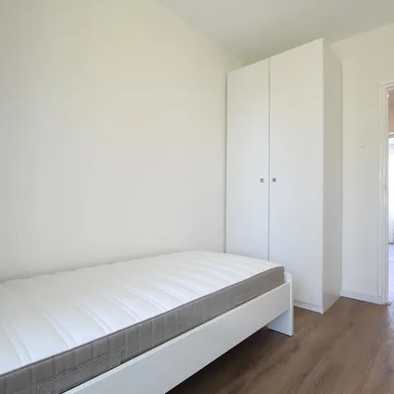 Rent this 2 bed apartment on Flakkeestraat 37 in 1181 CG Amstelveen, Netherlands