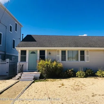 Image 1 - 141 4th Avenue, Manasquan, Monmouth County, NJ 08736, USA - House for rent