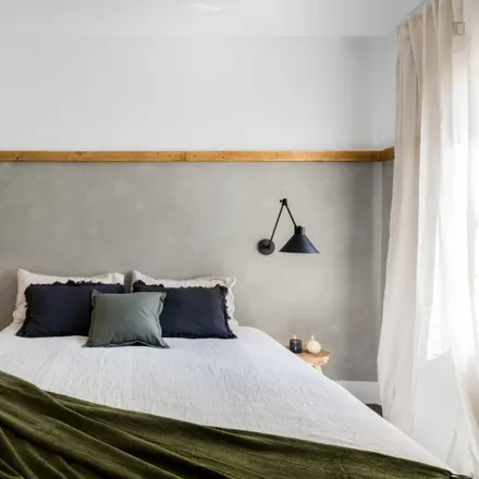 Rent this 2 bed apartment on Redpiso in Calle de San Bernardo, 84