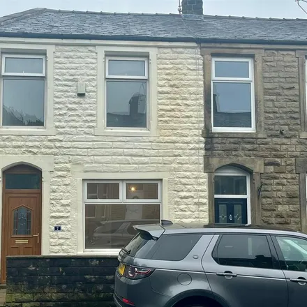 Rent this 3 bed house on Blackburn Road in Padiham, BB12 8JZ