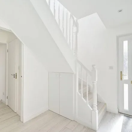 Rent this 5 bed townhouse on 60 Lockesfield Place in Cubitt Town, London