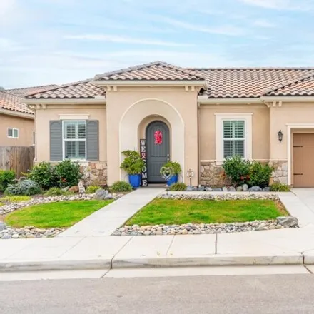 Buy this 4 bed house on Richmond Avenue in Clovis, CA 93619