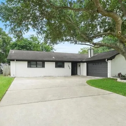 Buy this 3 bed house on 1973 Kings Lane in Alvin, TX 77511
