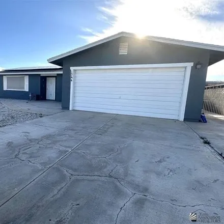 Rent this 3 bed house on 1398 South 41st Drive in Yuma, AZ 85364
