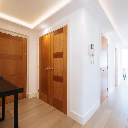 Rent this 2 bed apartment on 1-16 Keble Place in London, SW13 8HL
