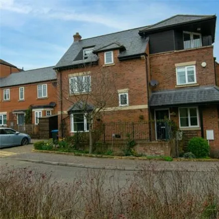 Buy this 4 bed duplex on Phelp's Road in Fenny Stratford, MK2 3FD