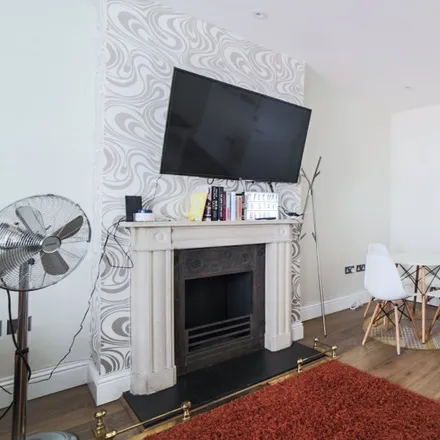 Image 3 - unnamed road, London, United Kingdom - Apartment for rent