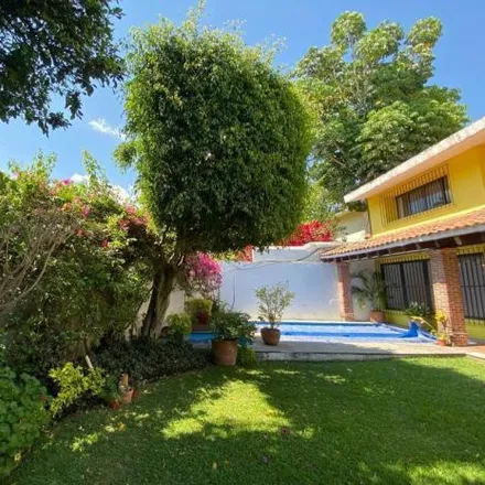 Buy this 5 bed house on Calle Bosques de Palmira in Chipitlán, 62070 Cuernavaca