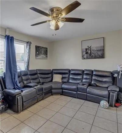 Image 4 - 4617 Yale Street, Willowdale, Metairie, LA 70006, USA - Condo for sale