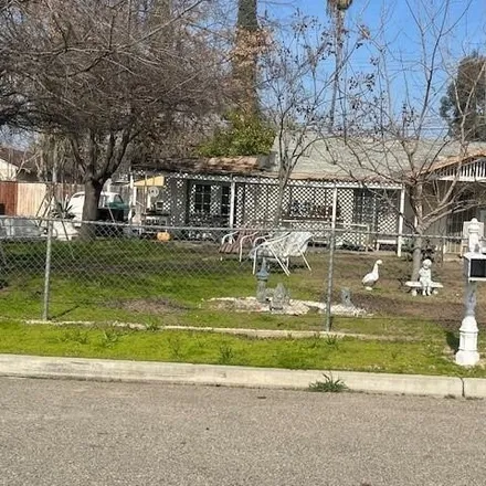 Buy this 2 bed house on 1614 West Thomas Avenue in Fresno, CA 93728