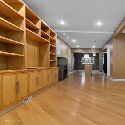 Image 5 - 6621 South University Avenue, Chicago, IL 60637, USA - House for sale