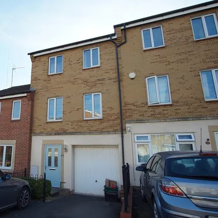 Rent this 3 bed townhouse on 34 Cropthorne Road South in Bristol, BS7 0PZ