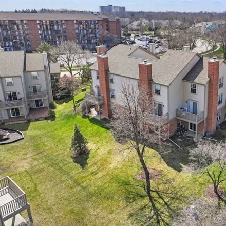 Buy this 2 bed condo on 1642 White Oak Lane in Schaumburg, IL 60195