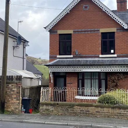 Rent this 3 bed house on Cae Bodfach in A490, Llanfyllin