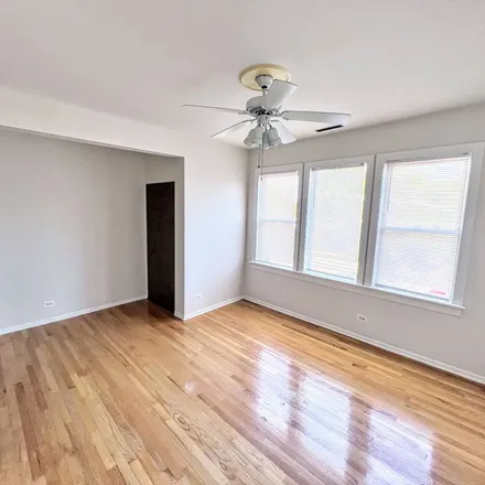 Image 3 - 2306 North Hoyne Avenue, Chicago, IL 60647, USA - Apartment for rent