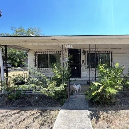 Image 1 - 676 Marbauch Avenue, San Antonio, TX 78237, USA - House for sale