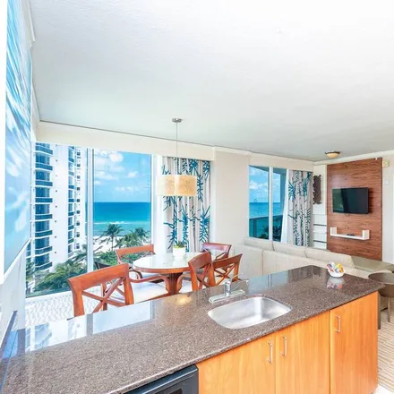 Image 3 - Sunny Isles Beach, FL - Apartment for rent