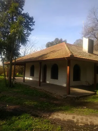 Buy this studio townhouse on Avenida Eva Perón in Partido de Florencio Varela, La Capilla