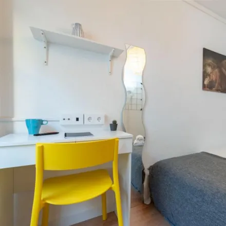 Rent this 7 bed room on Passatge del Rellotge in 2, 08002 Barcelona