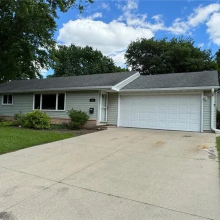Buy this 4 bed house on 331 S Redwood Dr in Mankato, Minnesota