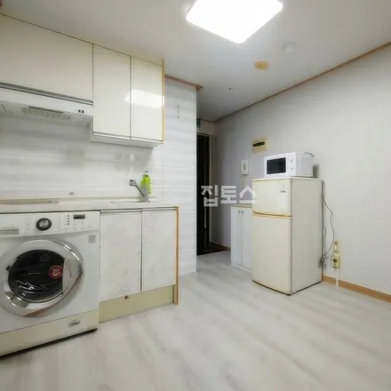 Rent this studio apartment on 서울특별시 도봉구 창동 651-92