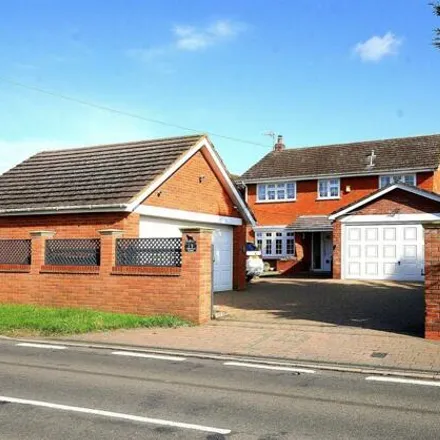 Buy this 4 bed house on Leighton Road in Northall, LU6 2ET