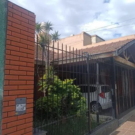 Buy this 3 bed house on Almirante Mariano Cordero 524 in B1828 ATD Partido de Lanús, Argentina