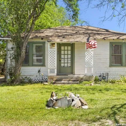 Image 2 - 942 Oasis St, New Braunfels, Texas, 78130 - House for sale