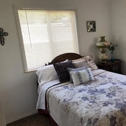 Rent this 2 bed townhouse on Atascadero