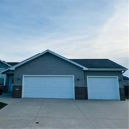 Buy this 4 bed house on 2564 Stony Creek Drive in Owatonna, MN 55060