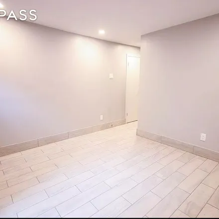 Image 7 - 518 East 5th Street, New York, NY 10009, USA - Apartment for rent