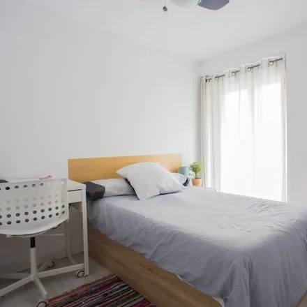 Rent this 3 bed room on Carrer de la Pobla de Farnals in 49, 46022 Valencia