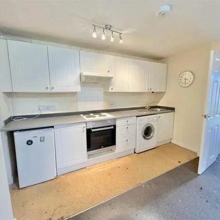 Image 2 - Kings Mill Road East, Sutton-in-Ashfield, NG17 8SF, United Kingdom - Apartment for sale