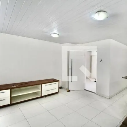 Rent this 2 bed house on Super Lima in Rua Marquês de Caravelas, Barra