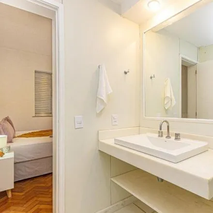 Buy this 3 bed apartment on Rua Professor Gastão Bahiana in Copacabana, Rio de Janeiro - RJ