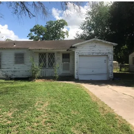 Buy this 2 bed house on 220 West 7th Street in Alice, TX 78332